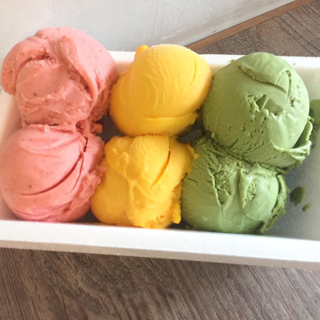 5 the moments Cafe filled with six scoops of ice cream in three different colors