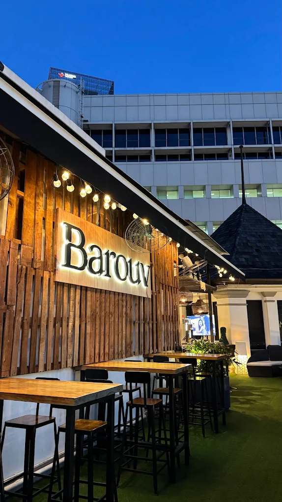 exterior view of barouv rooftop bar here in Singapore